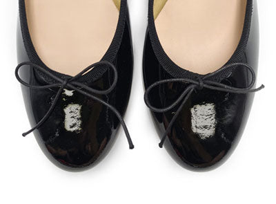 Ballerines noires à talon haut en cuir verni