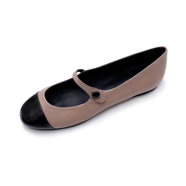Powder pink leather ballet flats with patent leather strap and toe