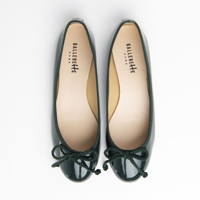 Bottle green patent leather ballet flats with bow