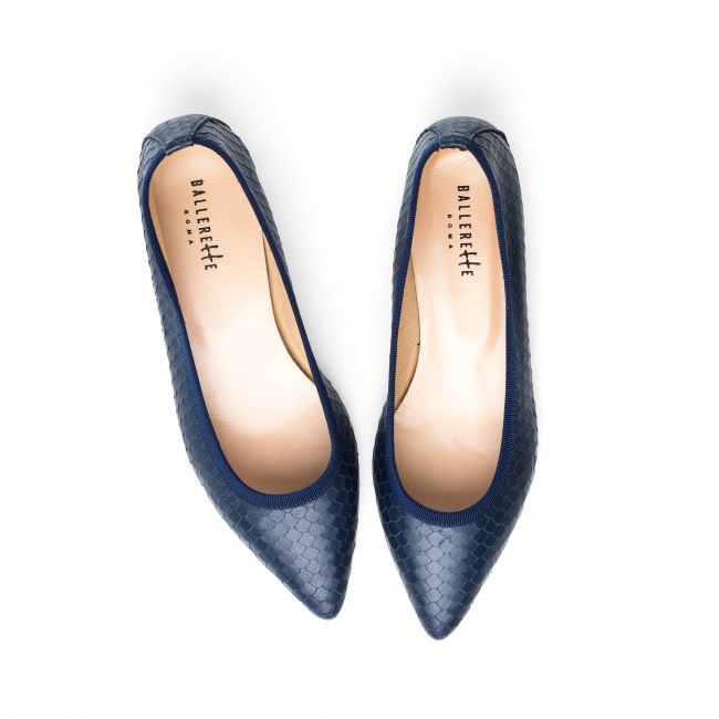 Pointed toe blue carved leather ballet flats