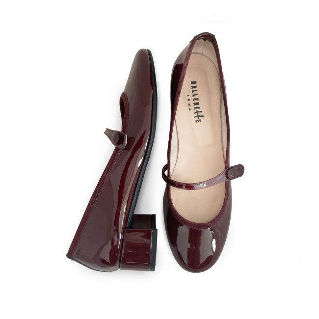 Burgundy patent leather ballet flats with strap and heel - Ballerette